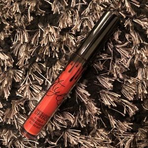 Kylie Cosmetics - 22 liquid lip w/liner